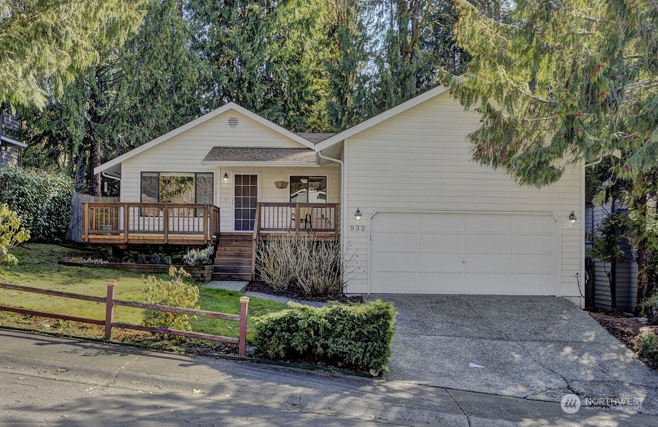 Property Photo:  932 214th Place SW  WA 98036 