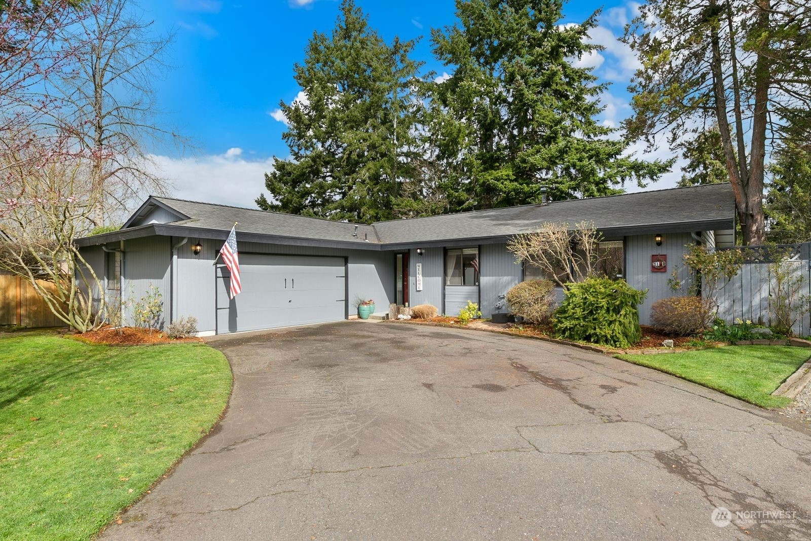 Property Photo:  2110 SE 21st Court  WA 98055 