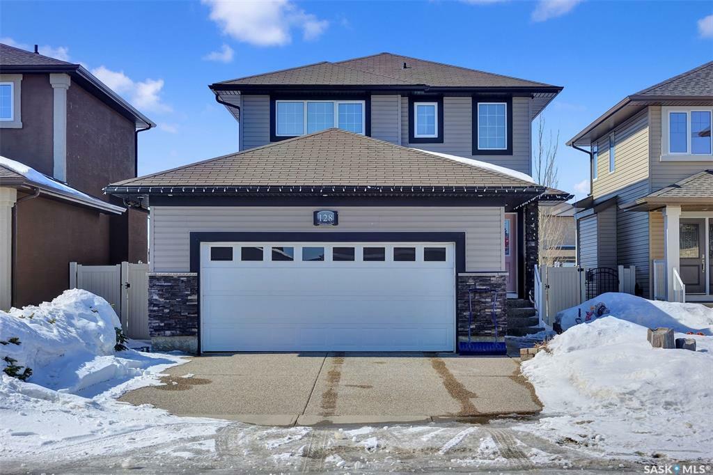 Property Photo:  128 Oxbow Crescent  SK S4Y 0A6 