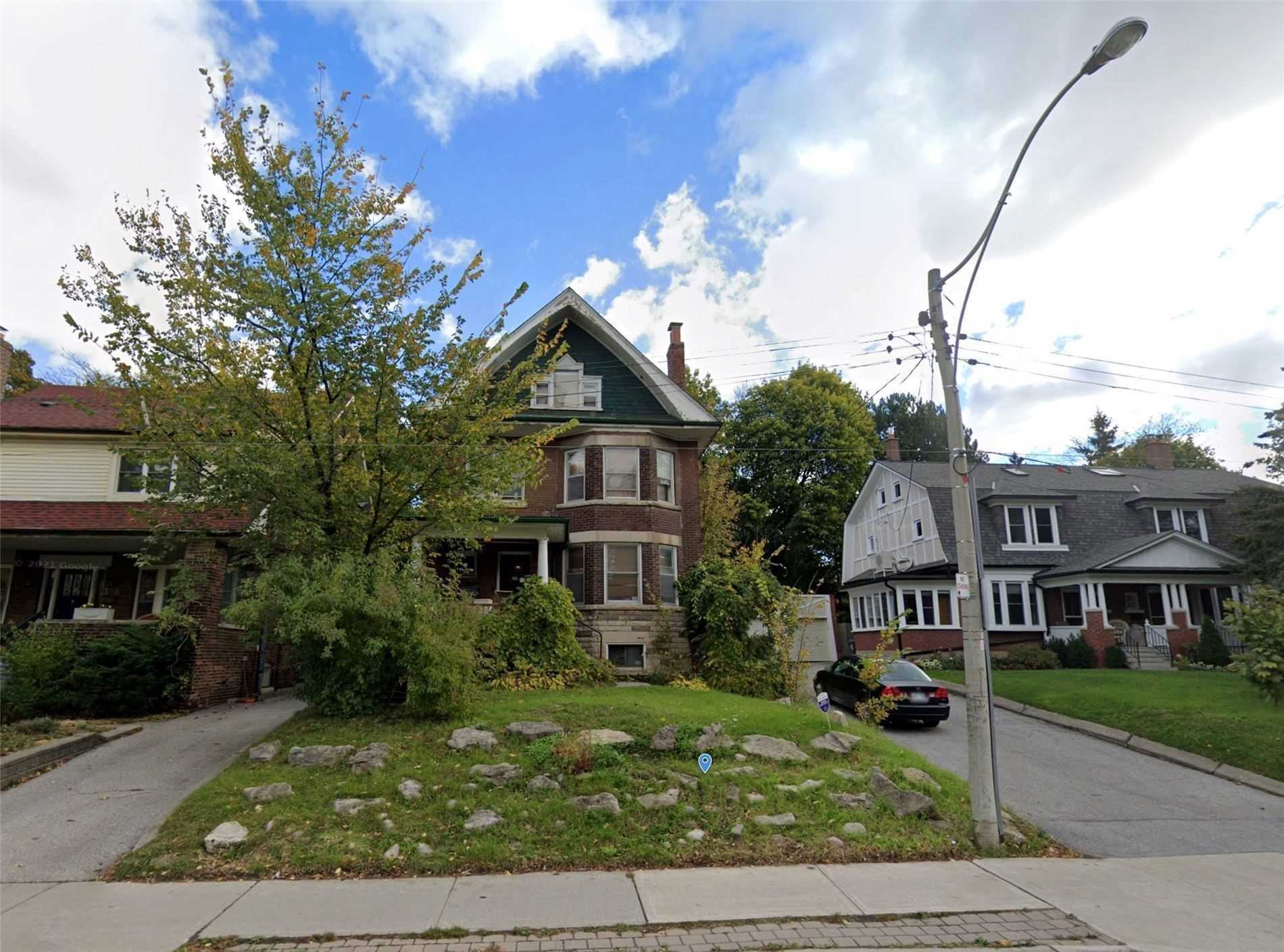 361 Spadina Rd  Toronto ON M5P2V6 photo