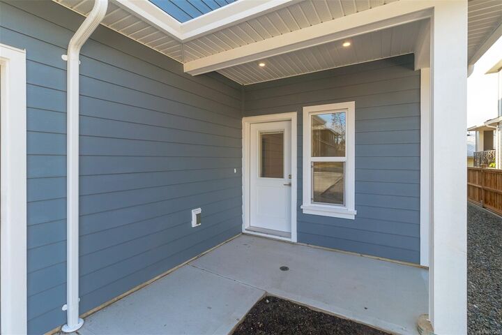 Photo de la propriété:  2013 Stone Hearth Lane  BC V9Z 1L3 