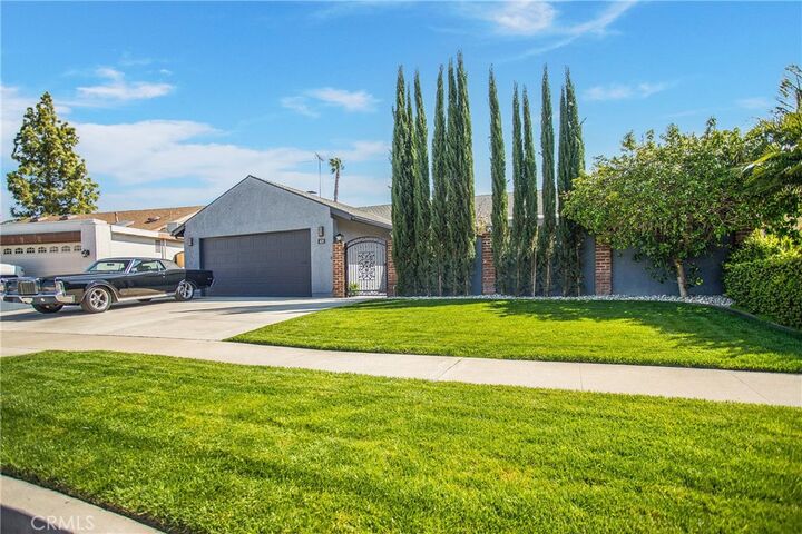 Property Photo:  406 W Sierra Drive  CA 92707 