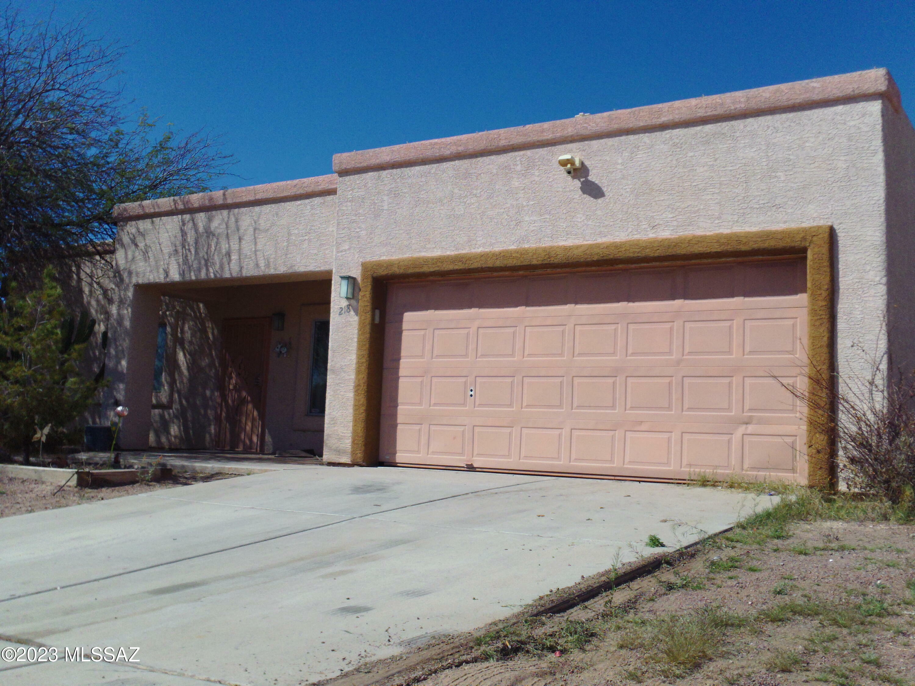 Property Photo:  218 W Calle Nido De Amor  AZ 85706 