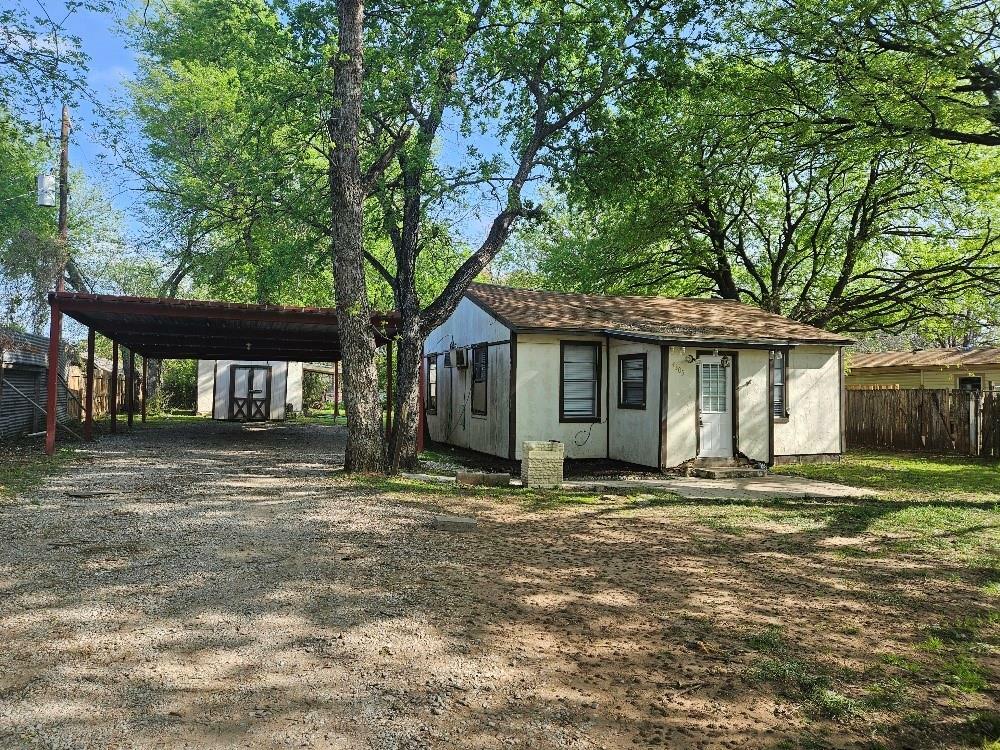 Property Photo: 4305 Goddard Road TX 76111