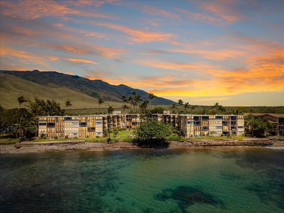 Property Photo: 250 Hauoli St 406 HI 96793