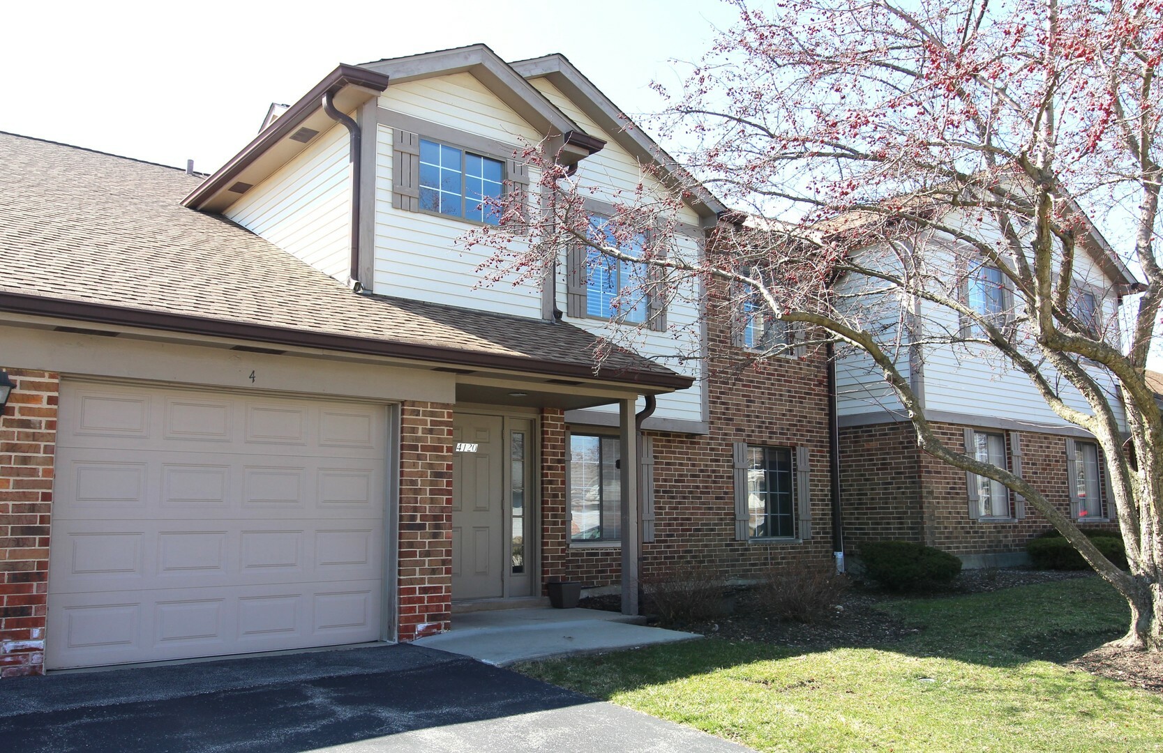 Property Photo: 4120 N Mallard Drive 4 IL 60004