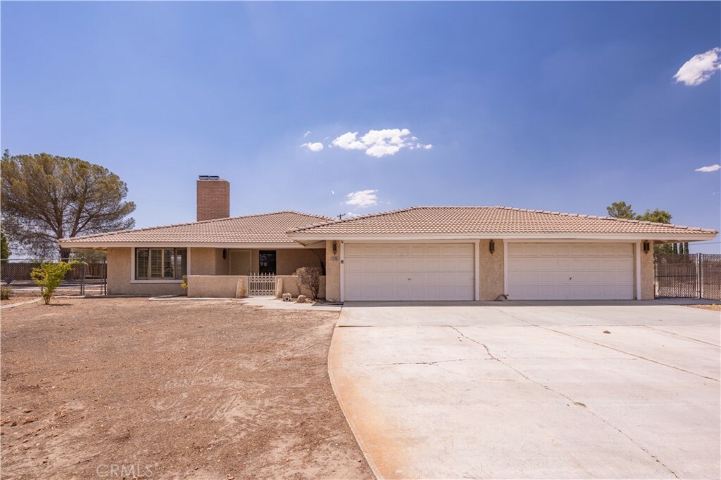 Property Photo:  15196 Kinai Road  CA 92307 