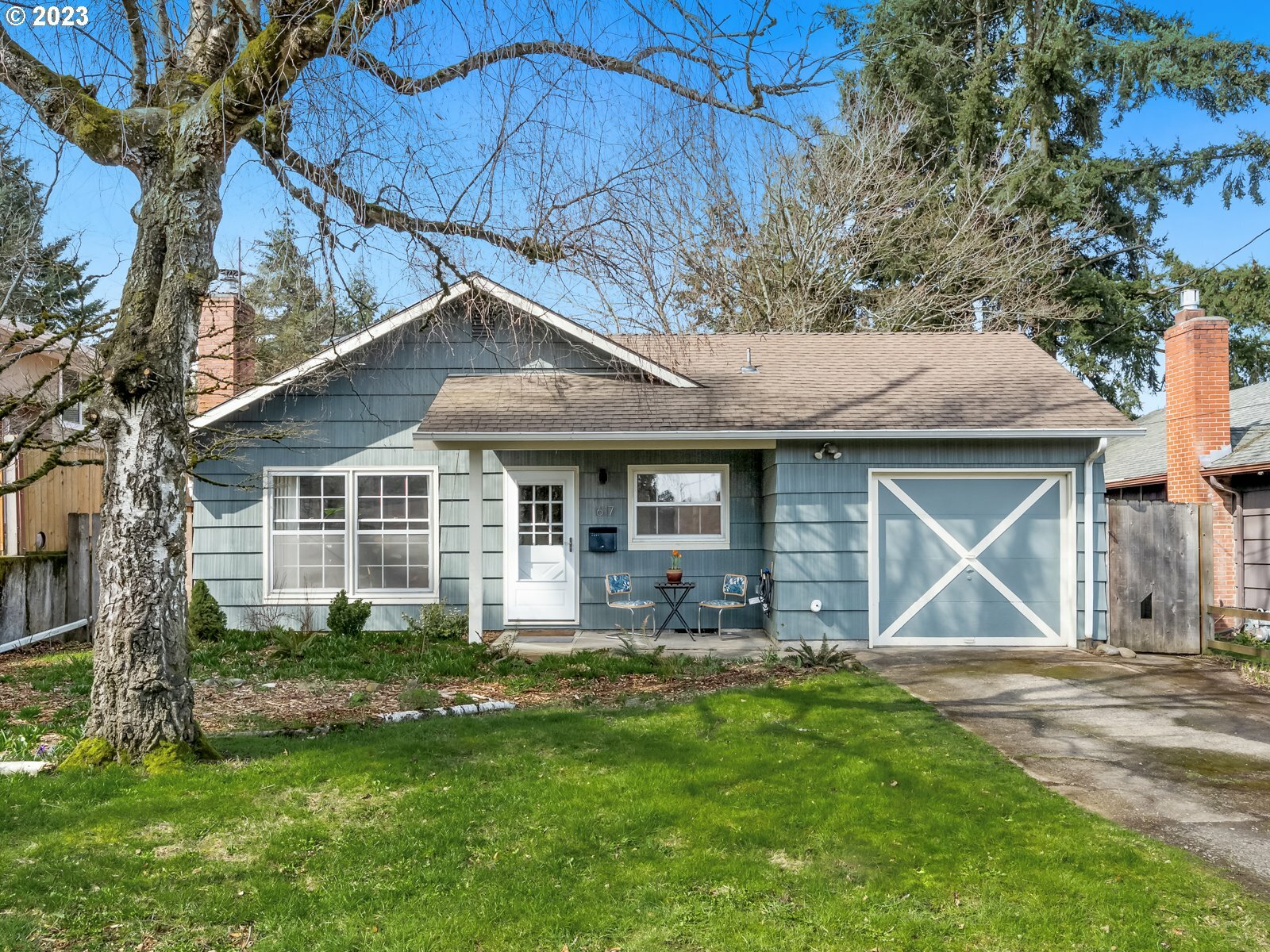 Property Photo: 1617 NE 86th Ave OR 97220