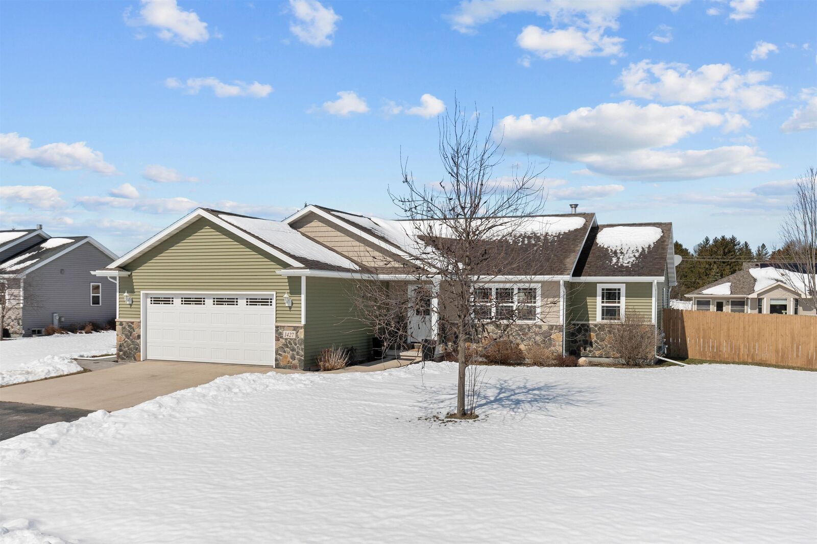 Property Photo:  1427 Anthem Drive  WI 54956 