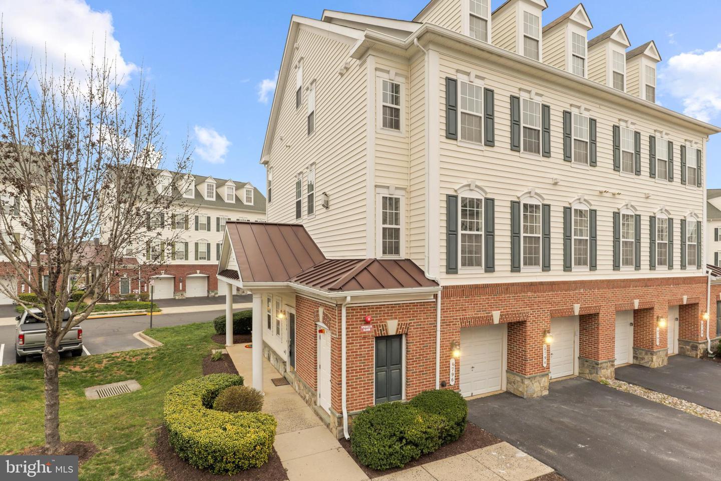 Property Photo: 6796 Hampton Bay Lane VA 20155
