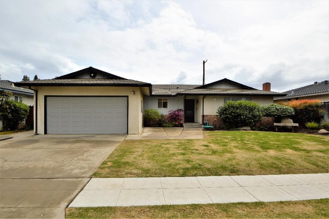 Property Photo:  741 E Vartikian Avenue  CA 93710 