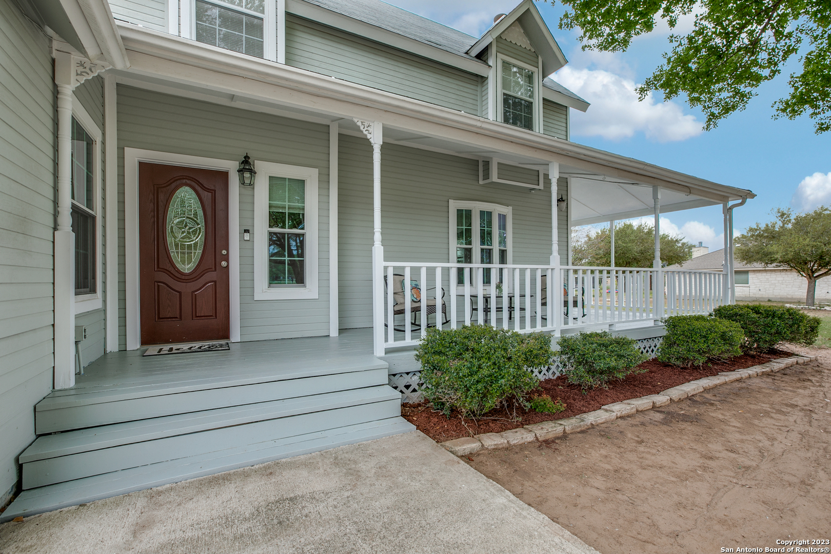 Property Photo: 702 County Road 6612 TX 78016
