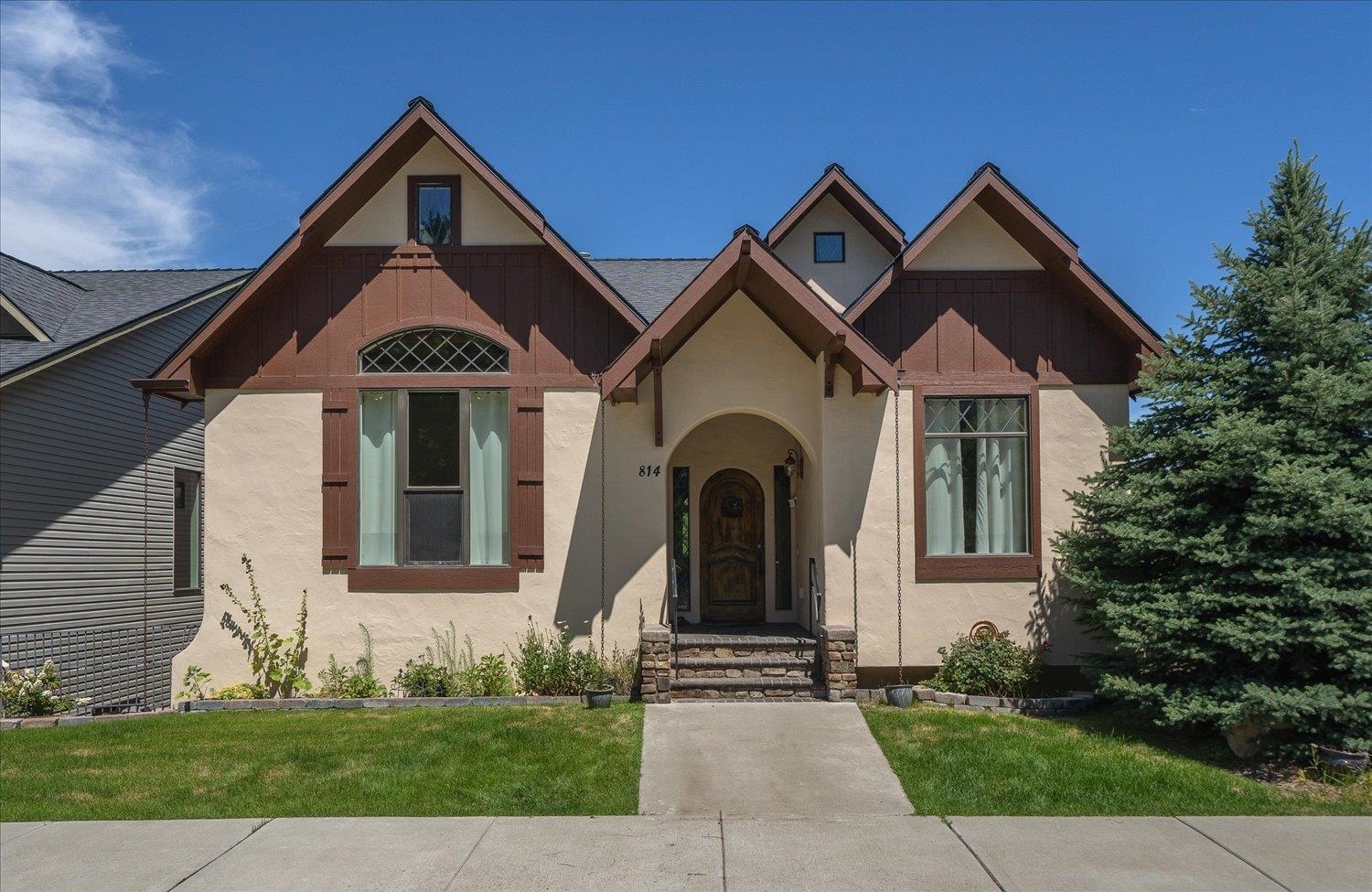 Property Photo: 814 W Bolan Ave WA 99224