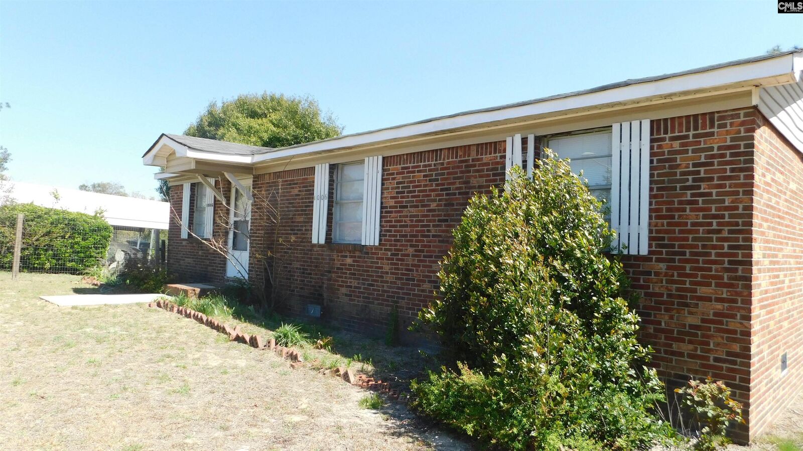 Property Photo:  1006 Kelly  SC 29045-9543 