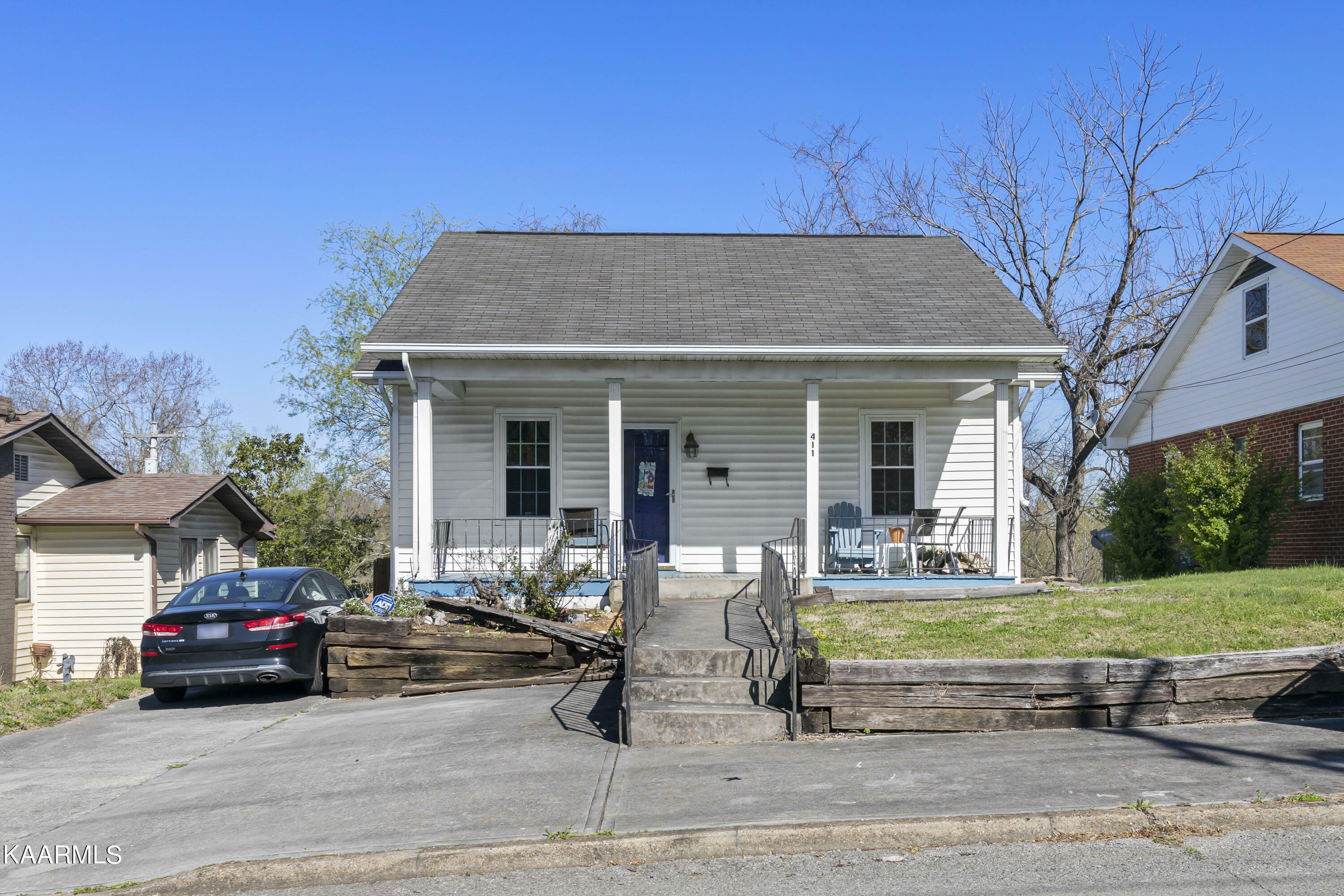 Property Photo:  411 W 7th Ave  TN 37771 