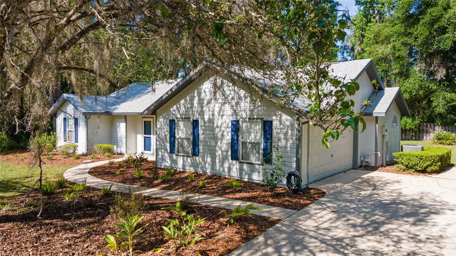 Property Photo:  6216 NW 41st Drive  FL 32653 