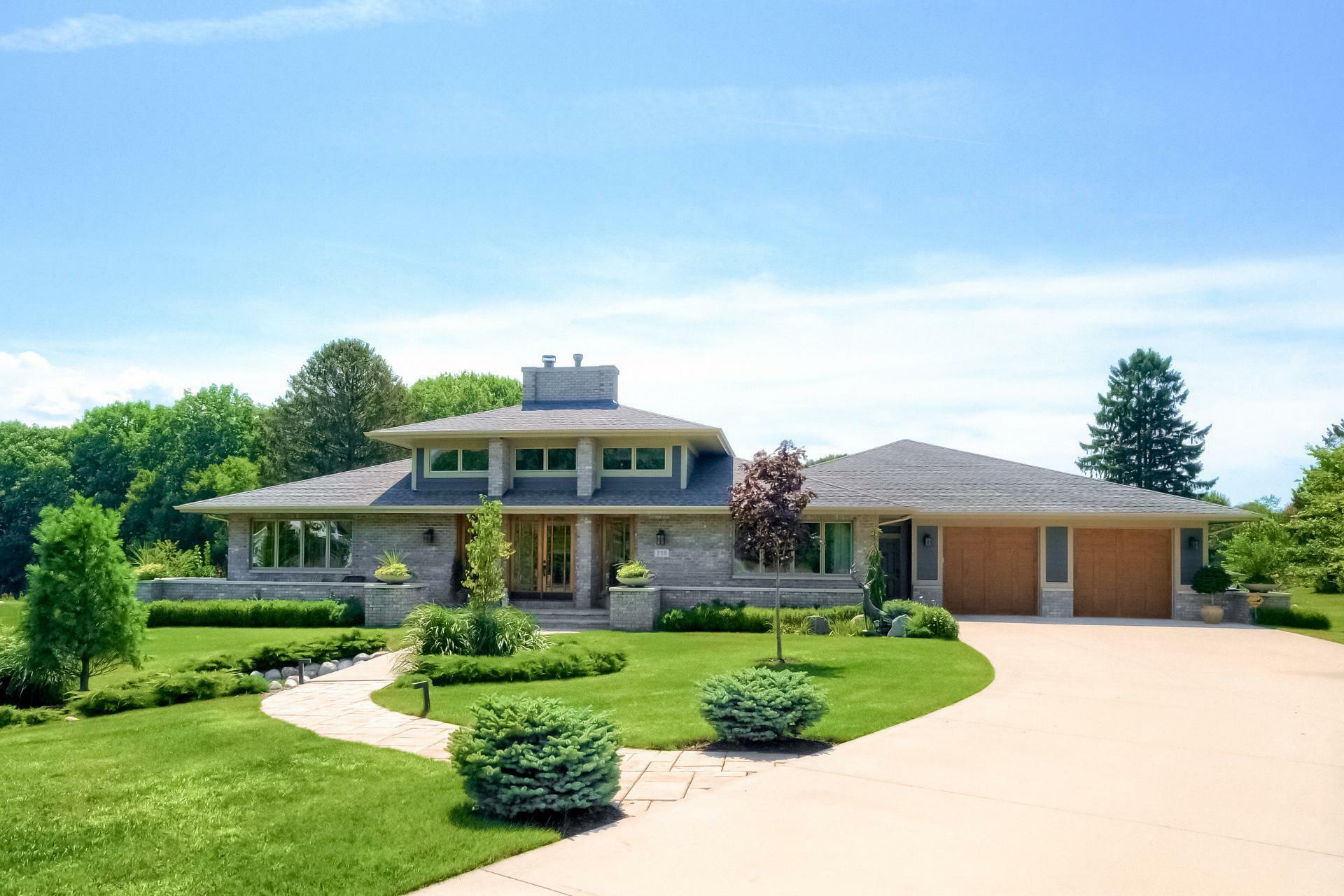 Property Photo:  715 Golfview Drive  MI 49406 