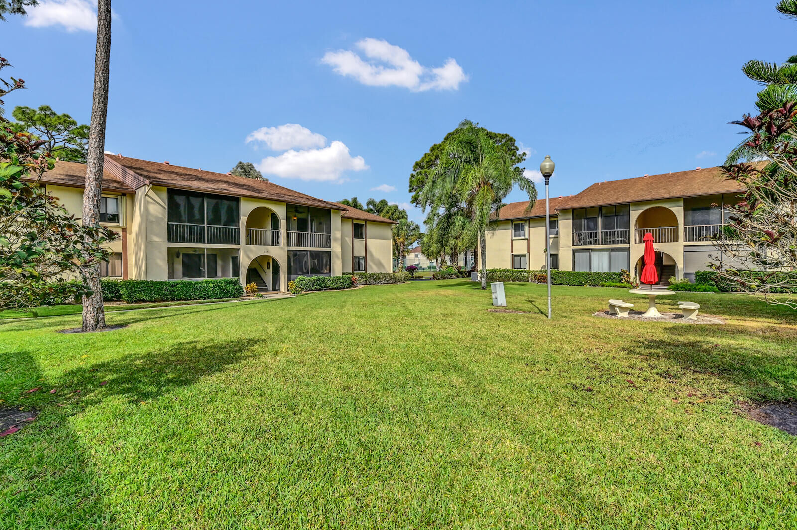 Property Photo:  301 Knotty Pine Circle B-2  FL 33463 