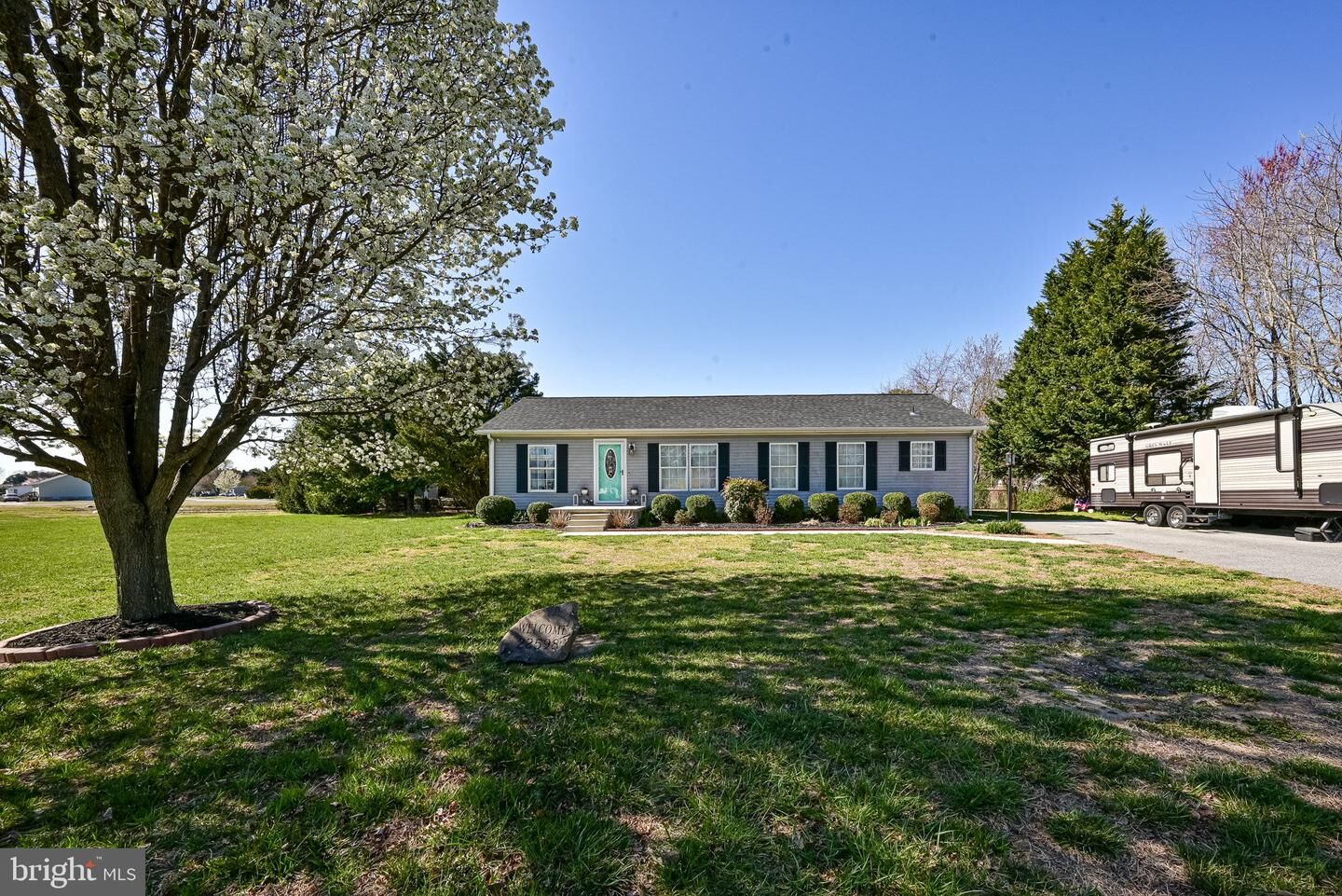 Property Photo:  22598 Piney Branch Court  DE 19960 