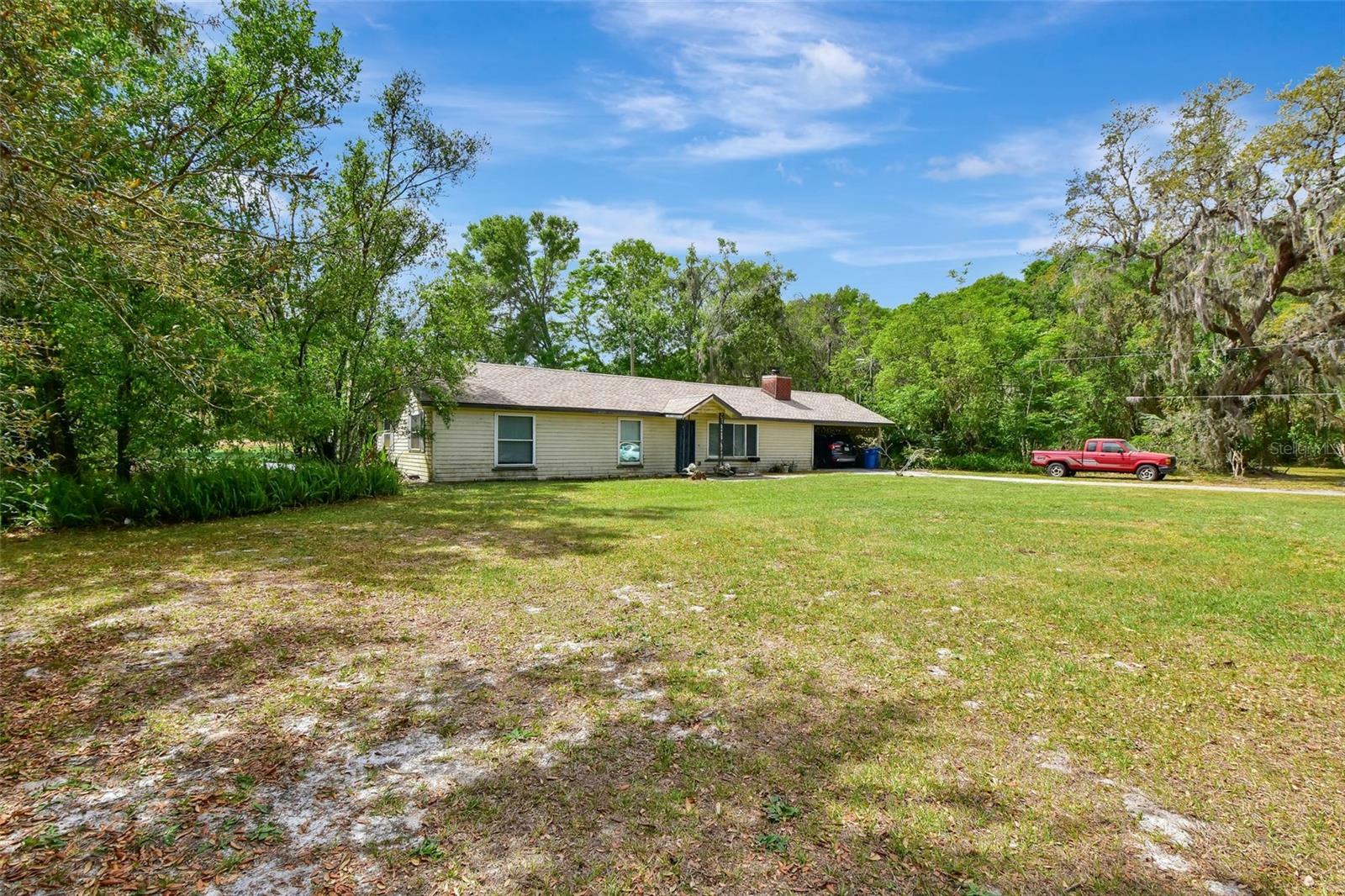 Property Photo:  2138 E New York Avenue  FL 32724 