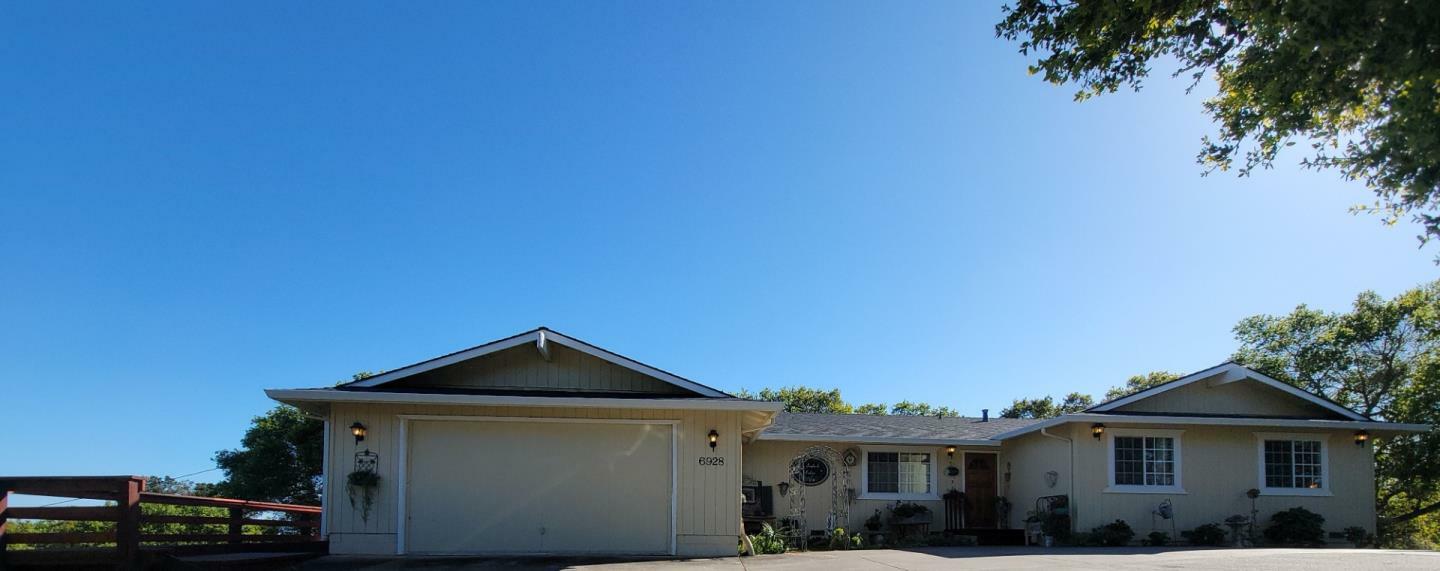 Property Photo:  6928 Valle Pacifico Road  CA 93907 