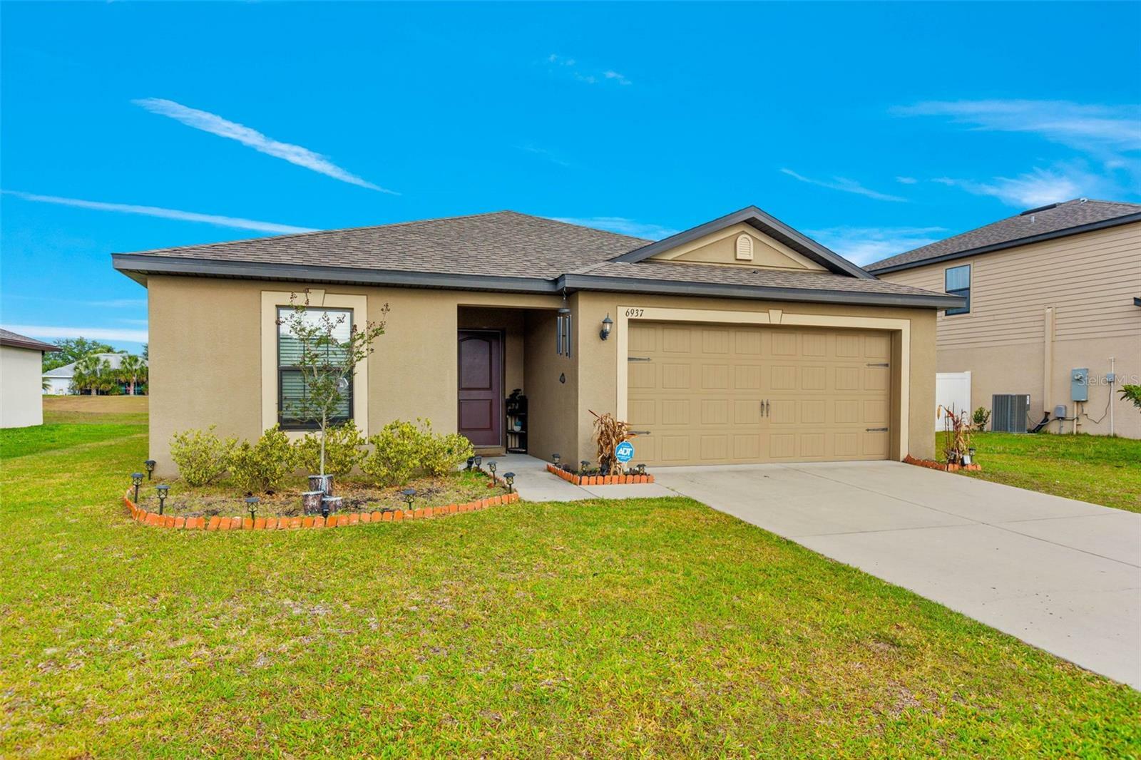 Property Photo:  6937 Crested Orchid Drive  FL 34602 
