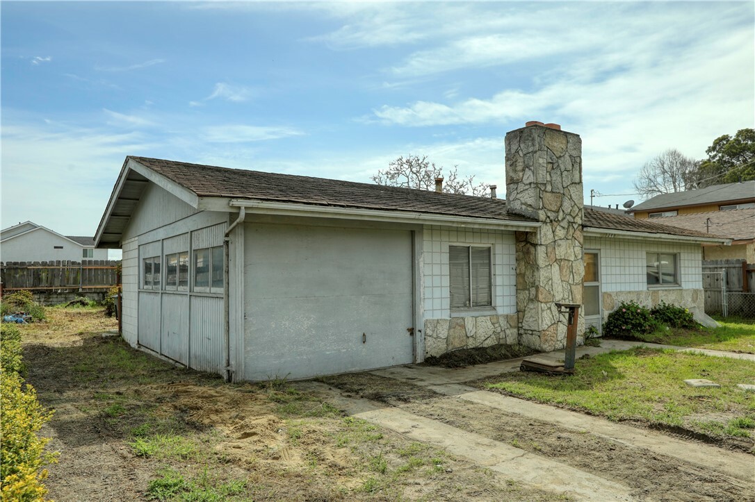 Property Photo:  1246 Belridge Street  CA 93445 