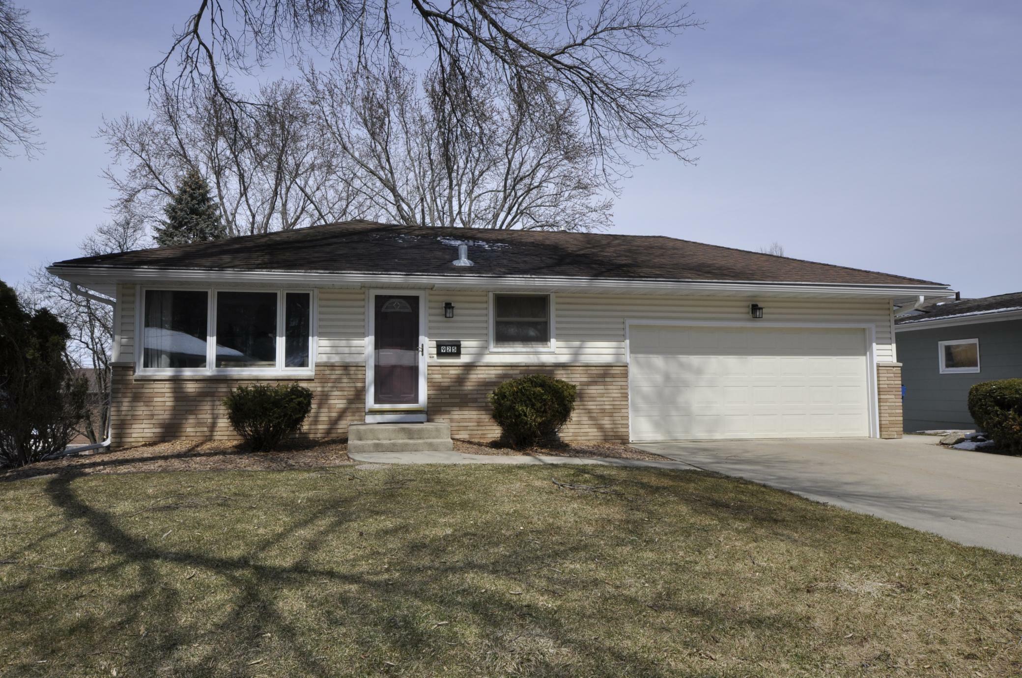 Property Photo: 925 24th Street NW MN 55901