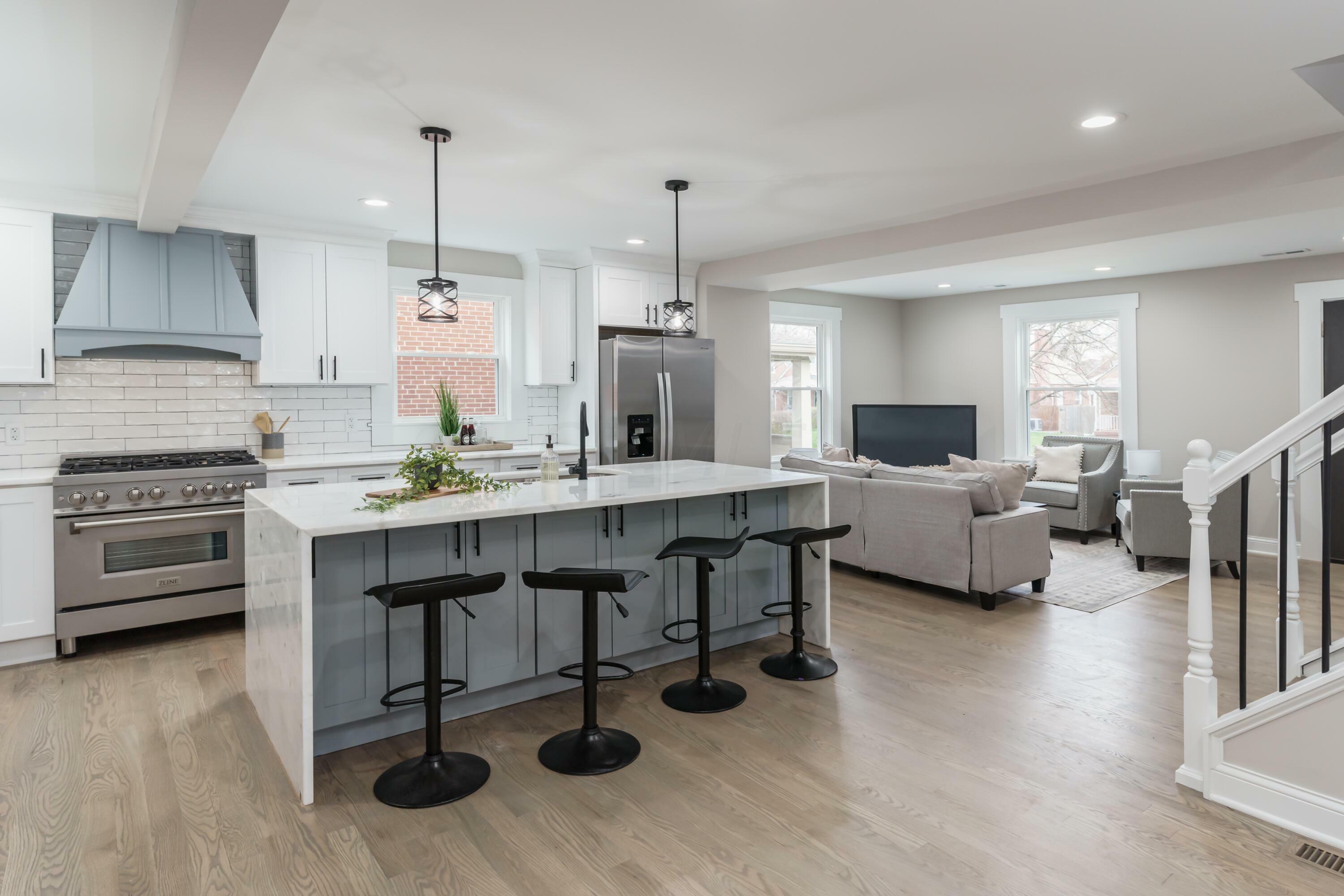 Property Photo: 829 Thomas Road OH 43212