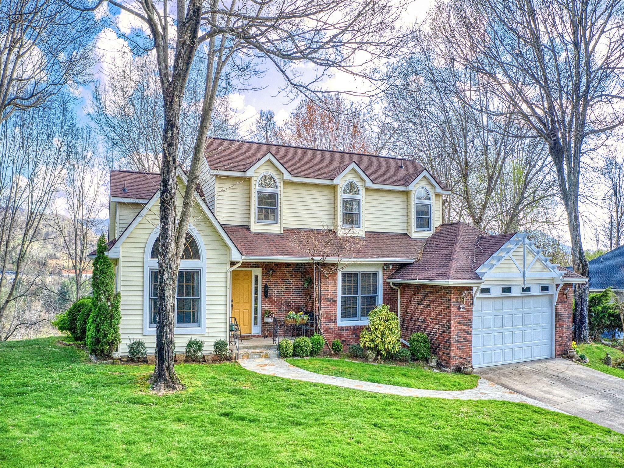 Property Photo:  250 Foxfire Estates Circle  NC 28785 