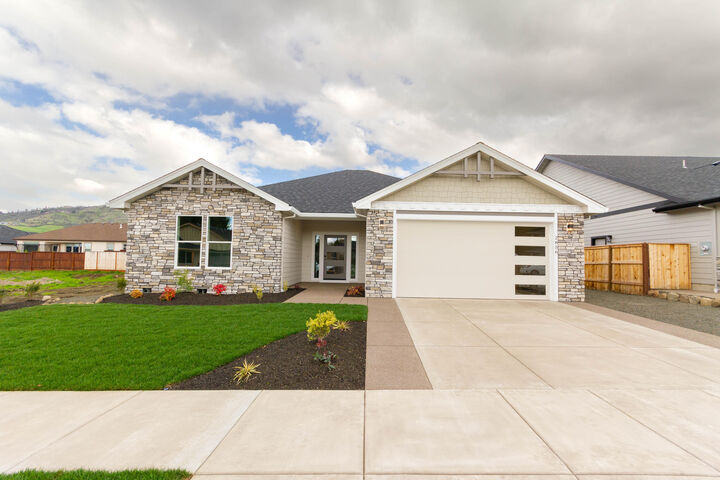 2856 Caldera Lane  Medford OR 97504 photo