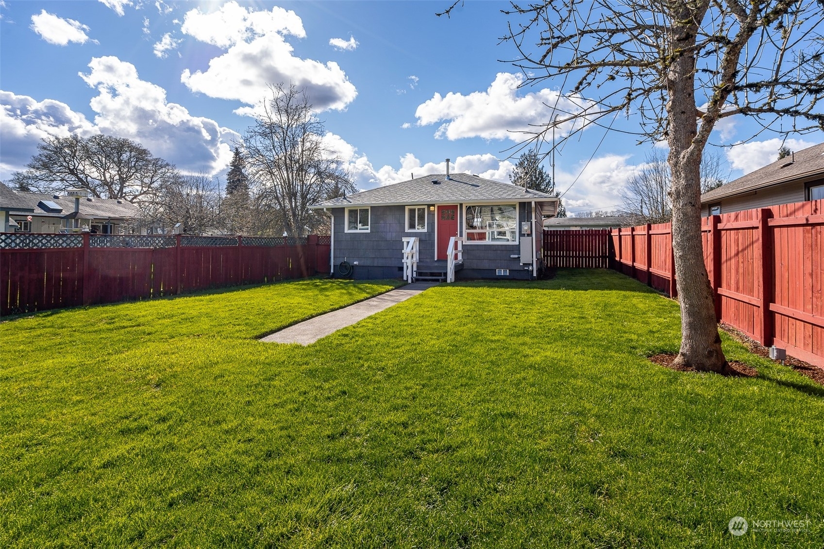 Property Photo:  1518 Pike Street  WA 98531 