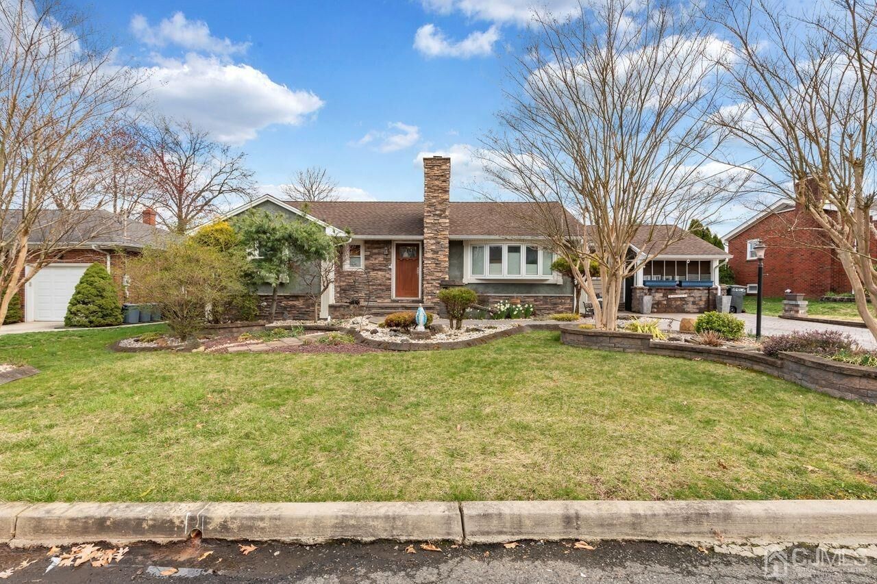 Property Photo:  8 Brennig Place  NJ 08885 