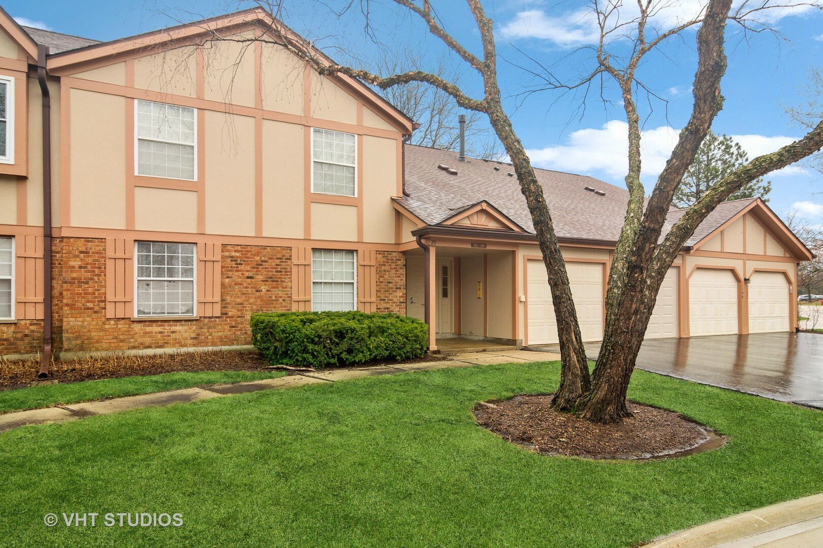 Property Photo: 1156 Auburn Lane 1156 IL 60089