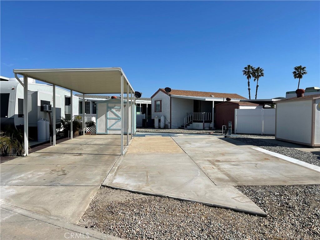 Property Photo:  1295 S Cawston Avenue  CA 92545 