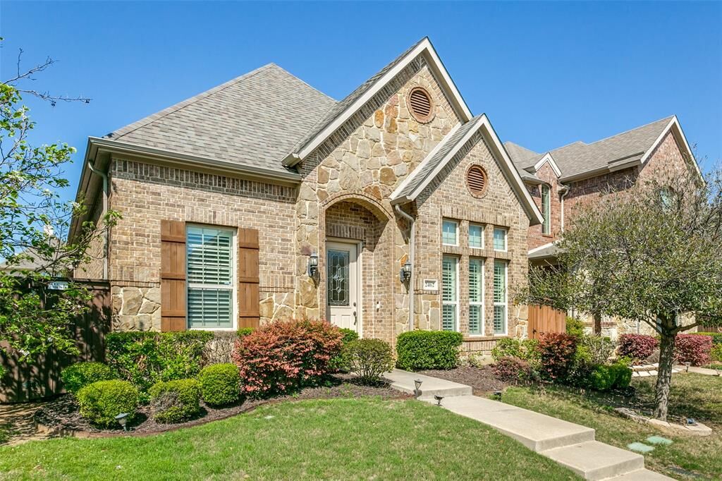 Property Photo:  2462 Embleton Drive  TX 75067 