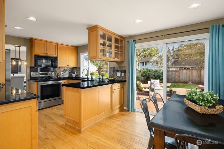 Property Photo:  15923 SE 46th Place  WA 98006 