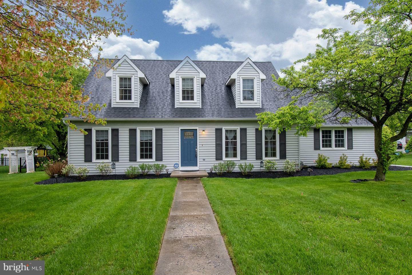Property Photo: 6 Merigold Court PA 19390
