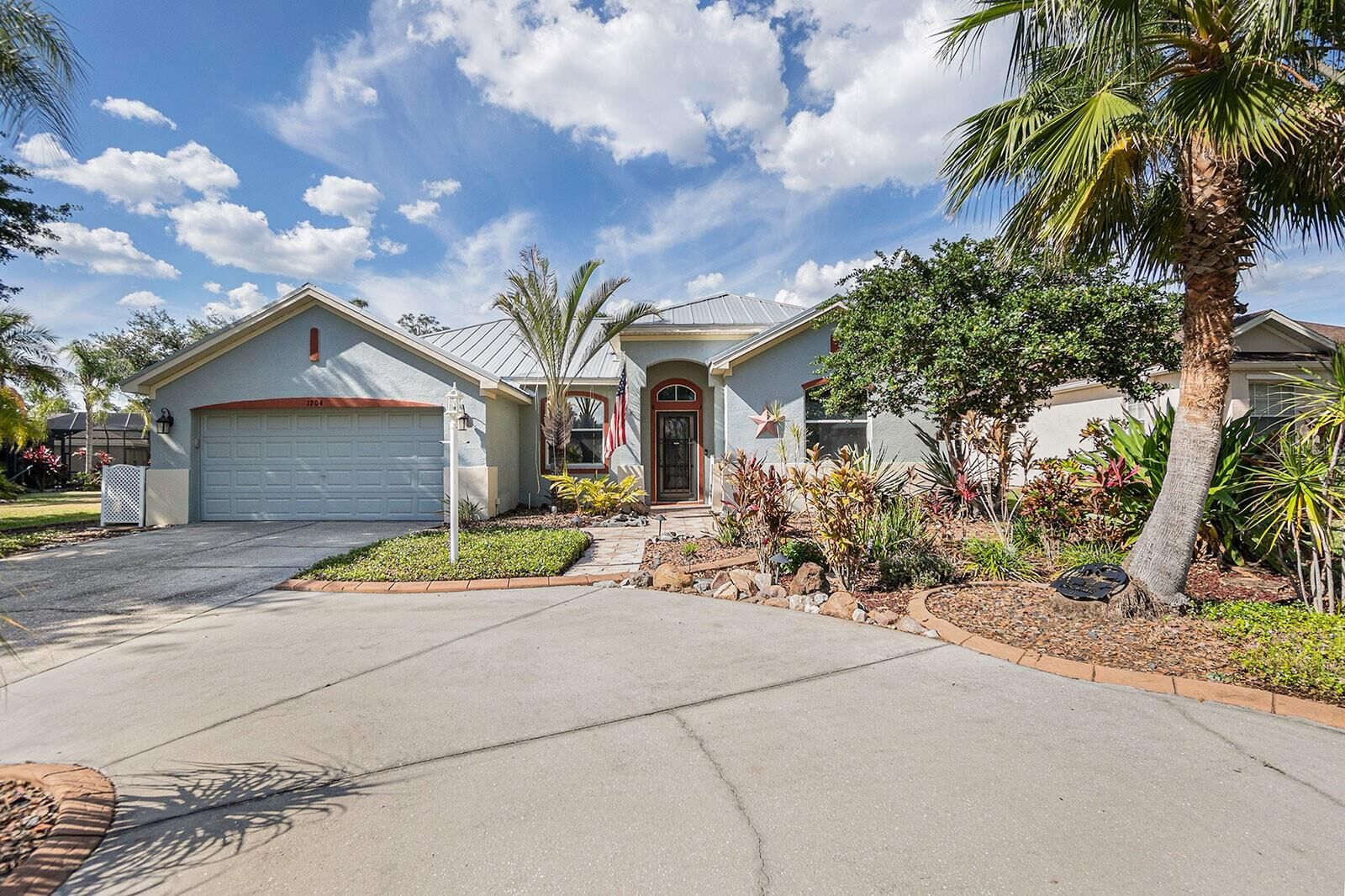 Property Photo:  1704 Brookstone Way  FL 33566 