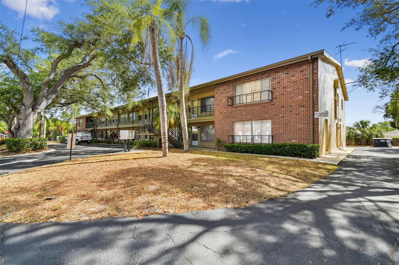 Property Photo: 1257 Drew Street 16 FL 33755