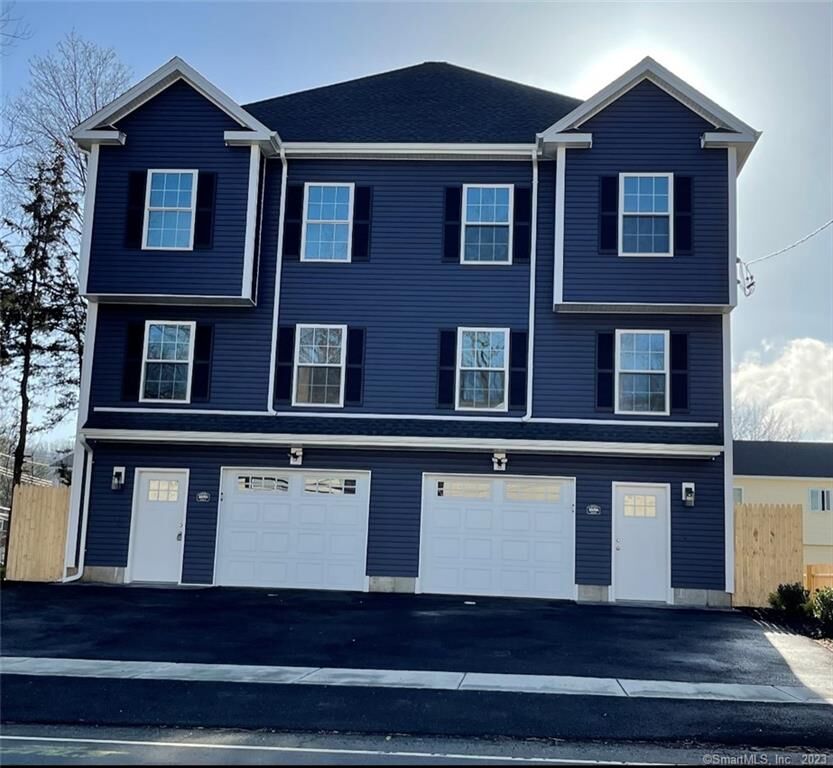 Property Photo:  1686 Litchfield Turnpike  CT 06525 