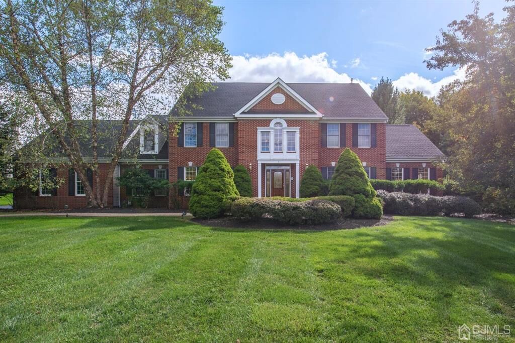 Property Photo:  2 Harvest Lane  NJ 07853 