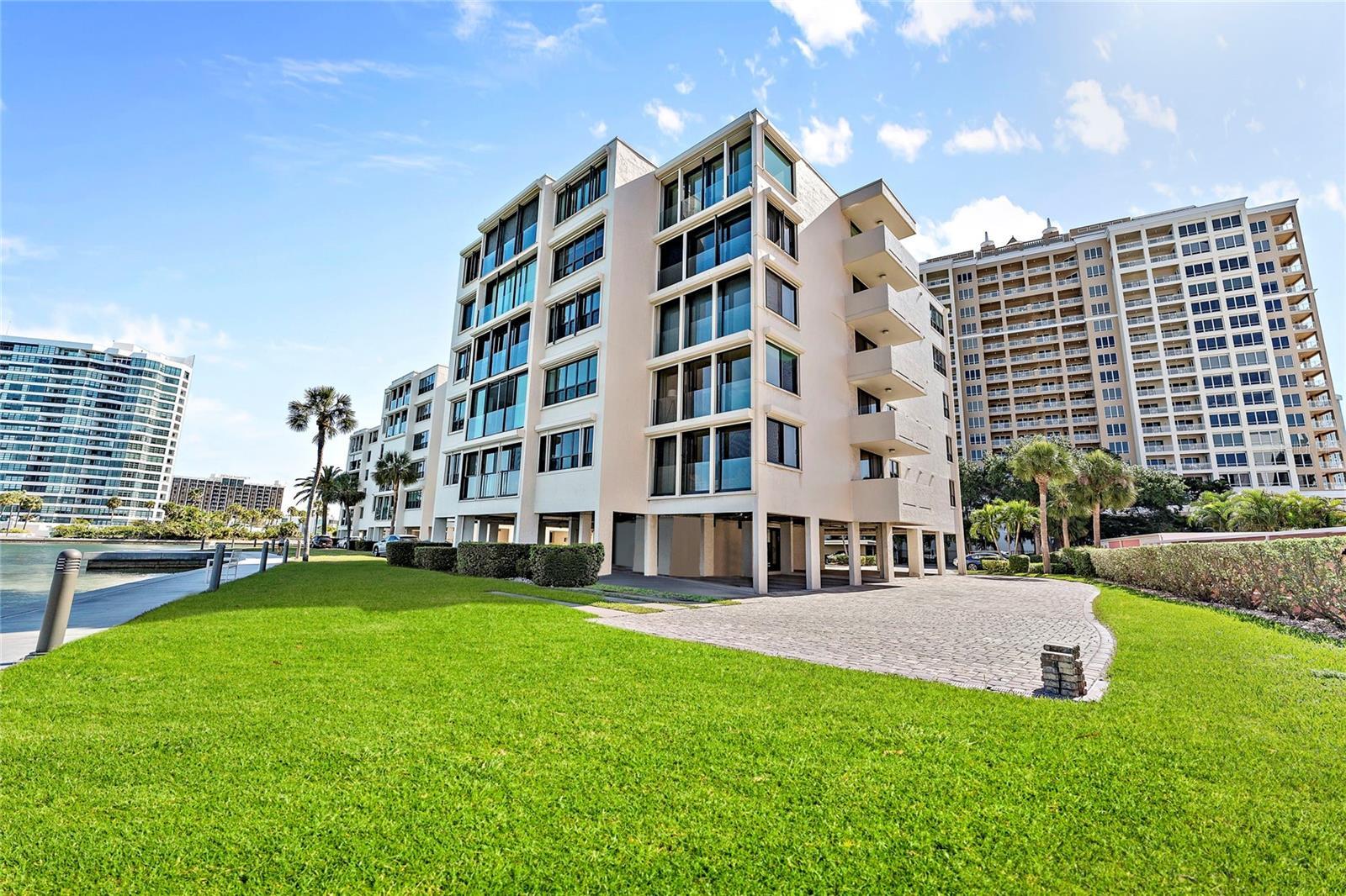 Property Photo:  97 Sunset Drive Ph2  FL 34236 