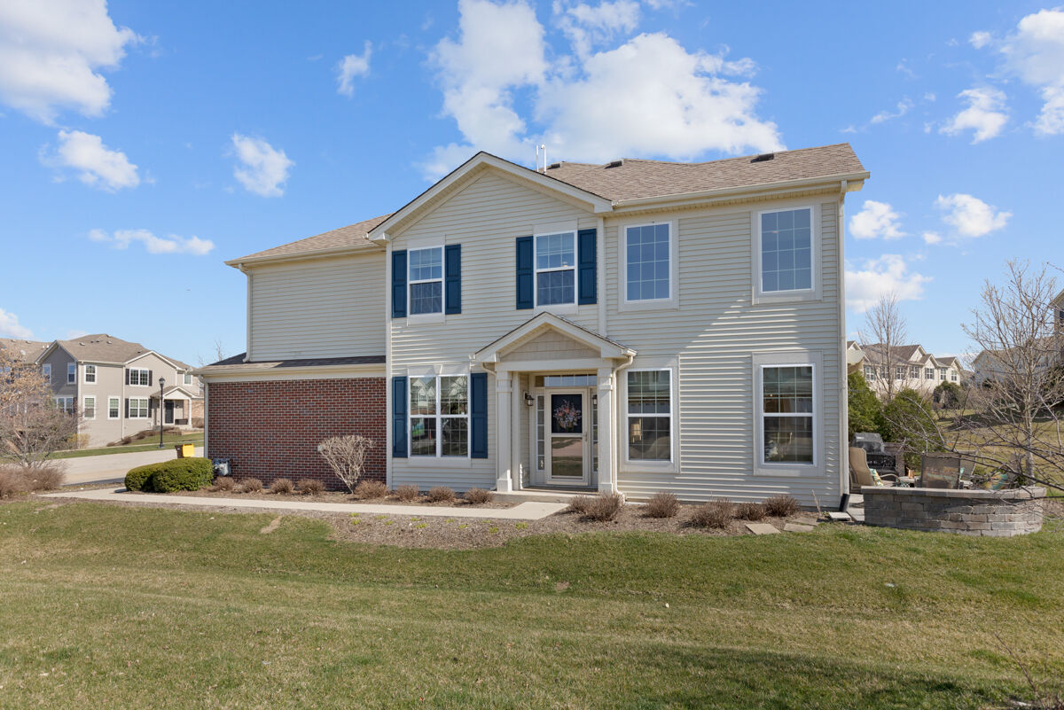 Property Photo: 9871 Williams Drive IL 60142