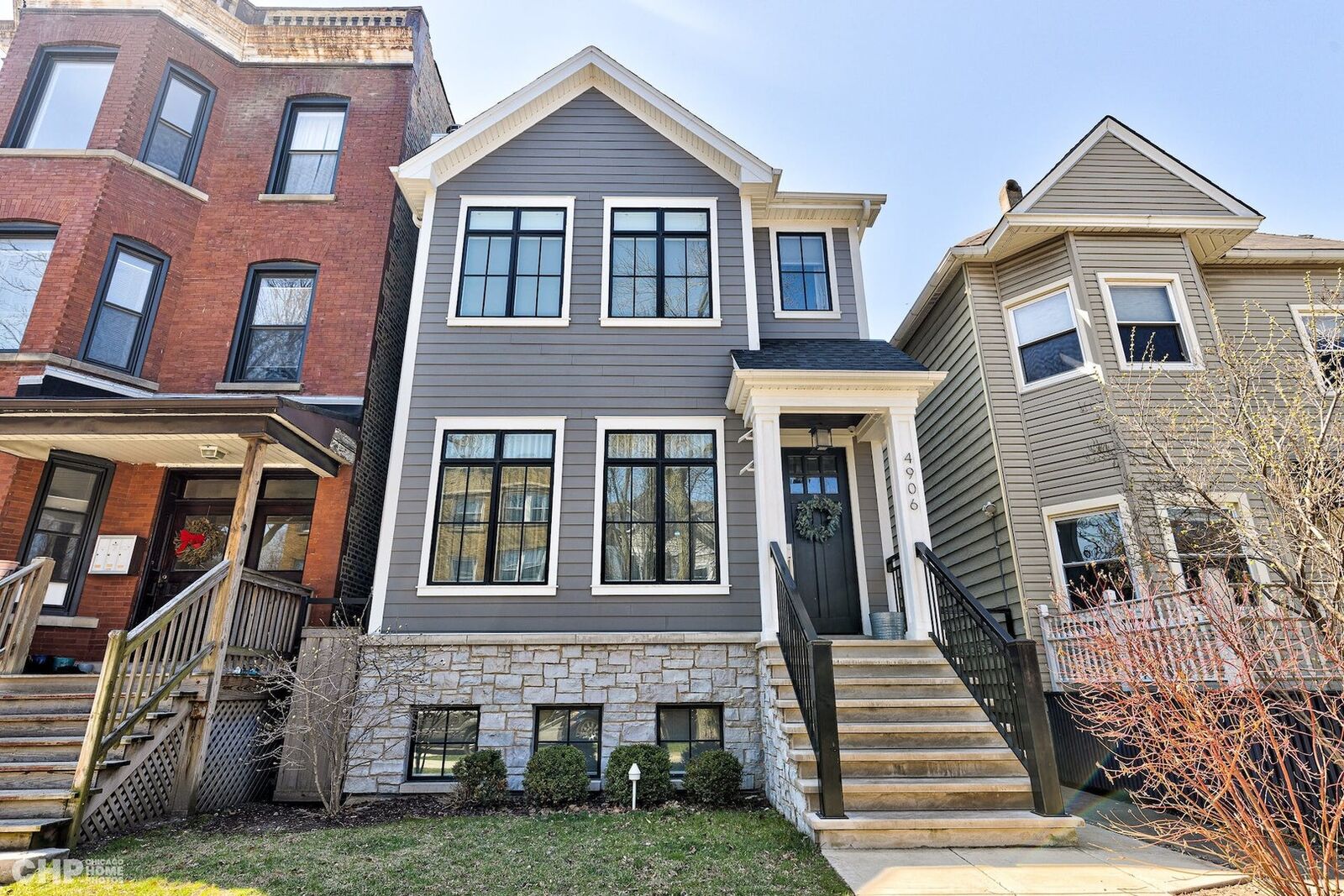 Property Photo: 4906 N Seeley Avenue IL 60625