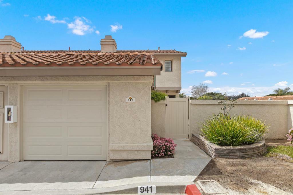 Property Photo: 941 Aspen Ct CA 92011