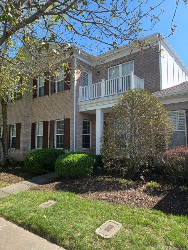 Property Photo:  614 Springlake Dr  TN 37064 