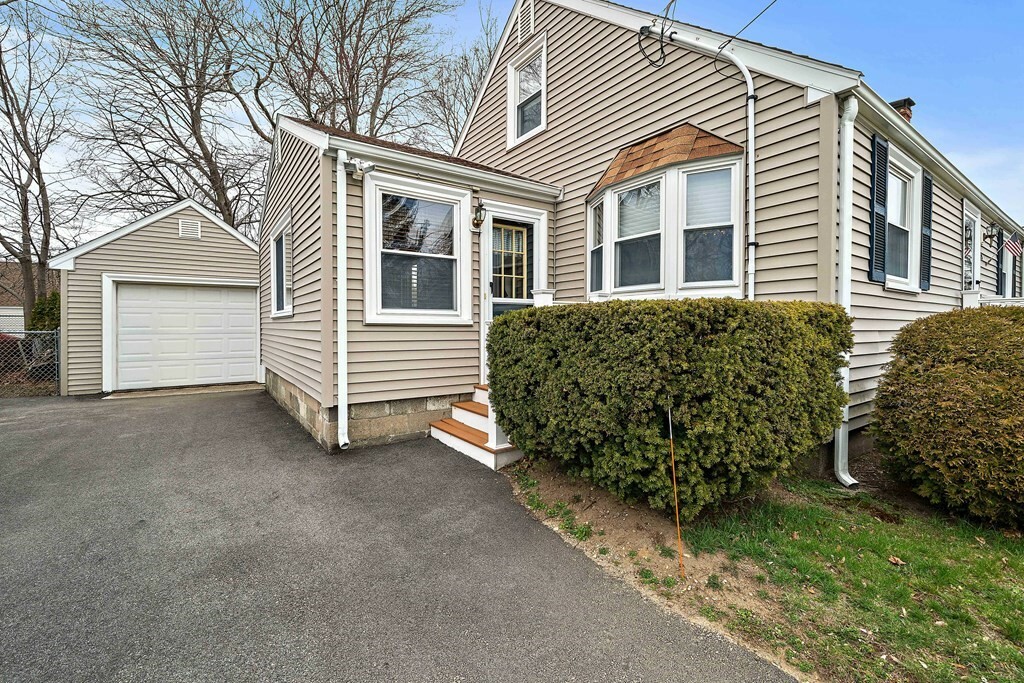 Property Photo:  425 Green  MA 02191 