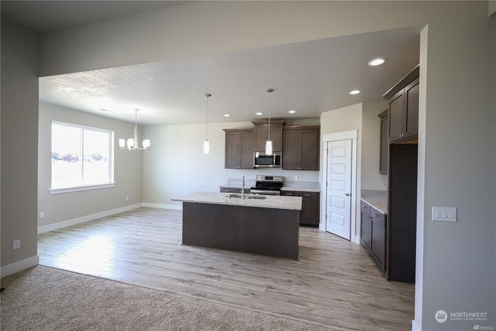 Property Photo:  919 Q Street SW  WA 98848 
