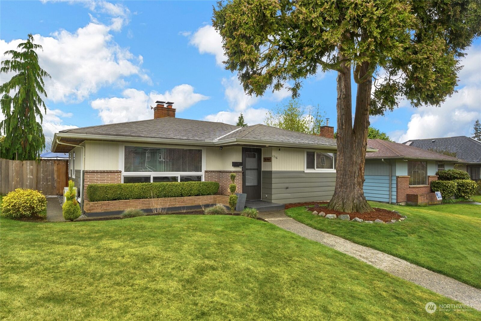 House for sale in Everett 1716 Rainier Ave, Everett, WA 98201